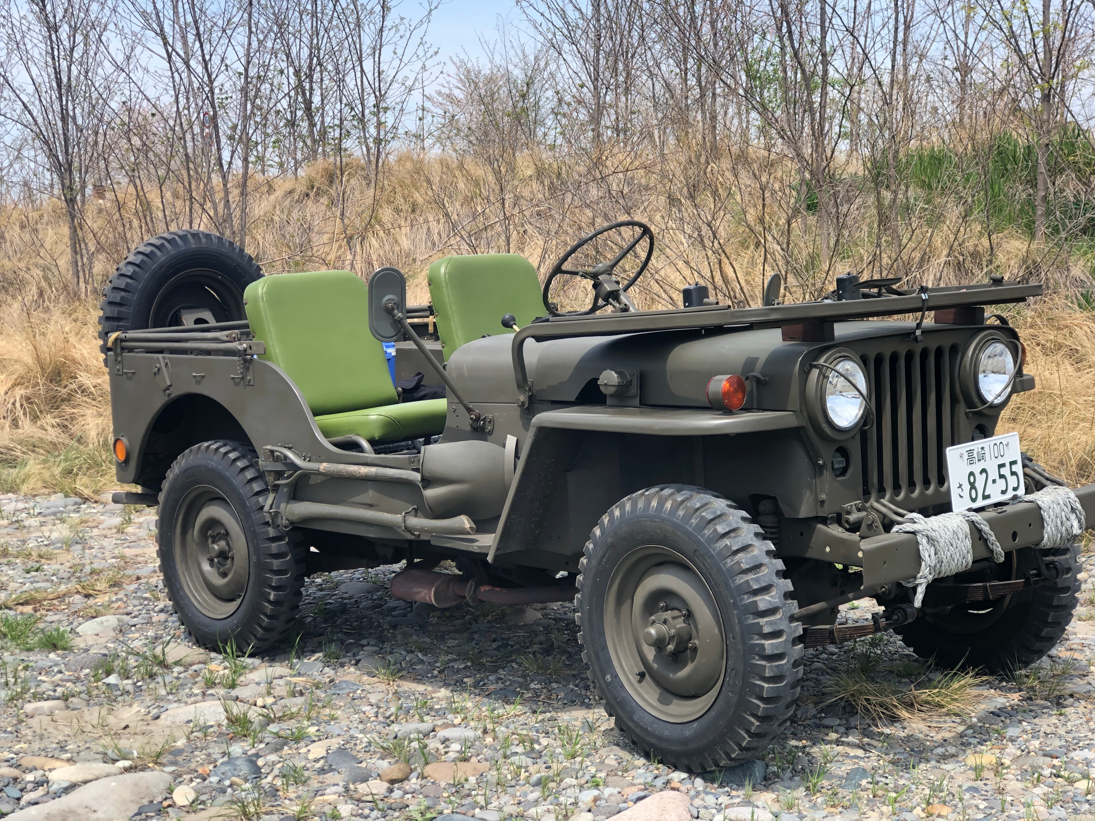 Jeep カーキ色